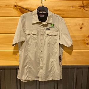 Wrangler “John Deere “ Men’s Snap Short Sleeve New with tags size large